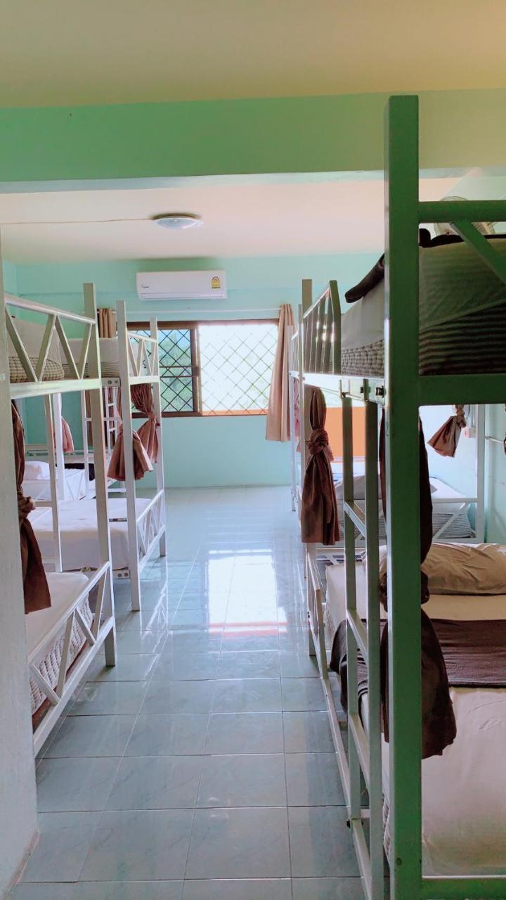 Cube Hostel Krabi town Εξωτερικό φωτογραφία